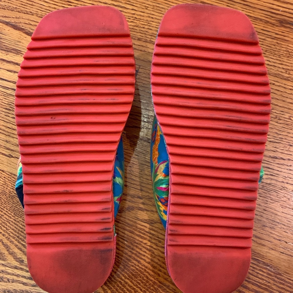 FARM Rio Colorful Tropical Sandals - Picture 3 of 4